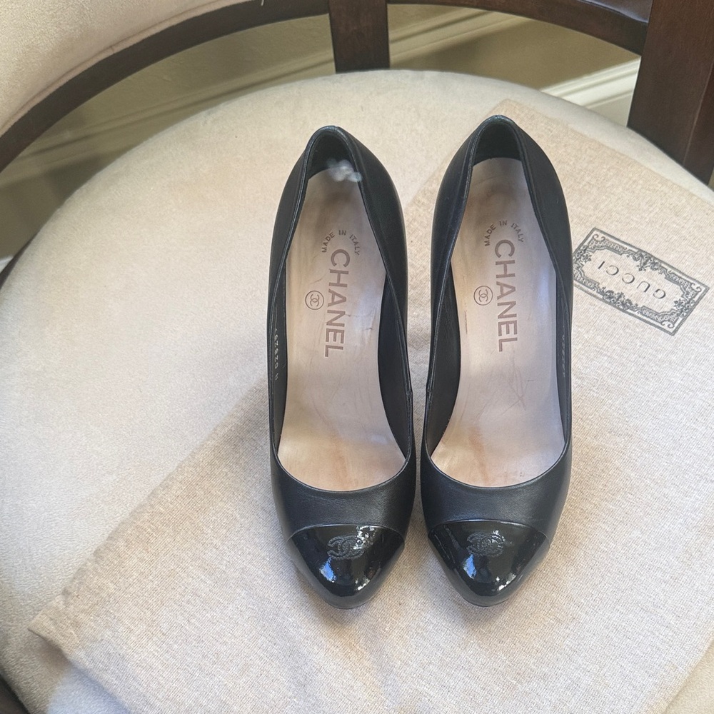 CHANEL Black  Leather Heels